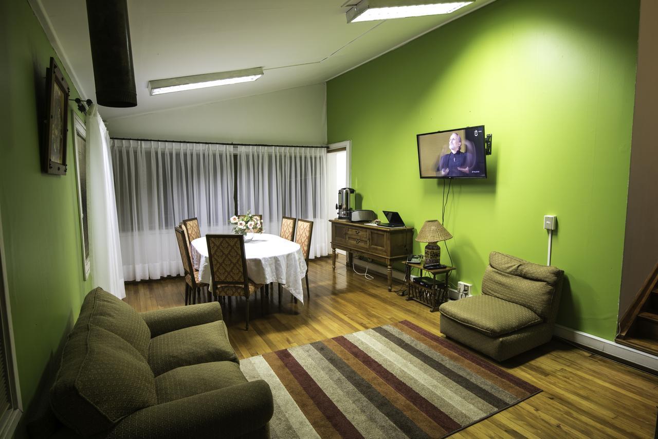 Green Hostel Valdivia Bagian luar foto
