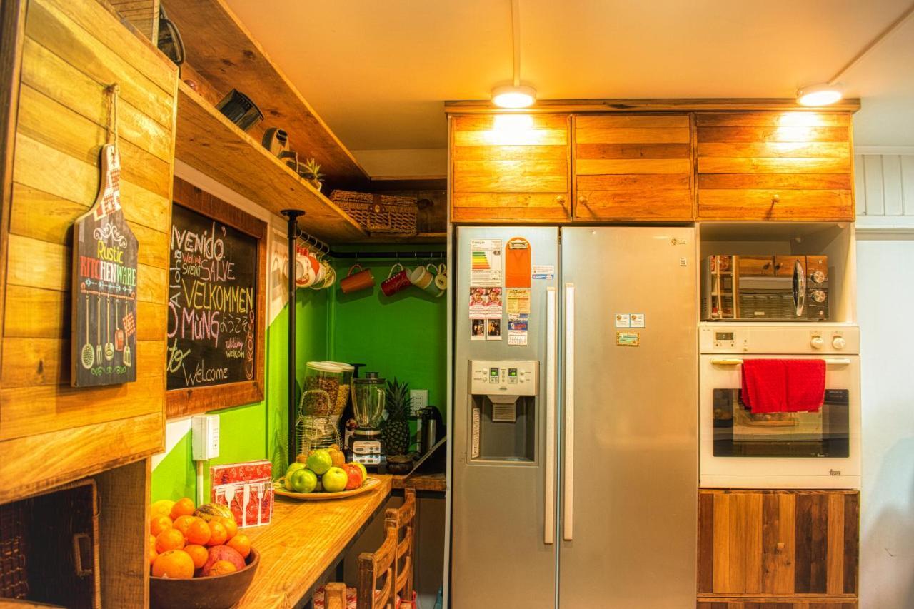 Green Hostel Valdivia Bagian luar foto
